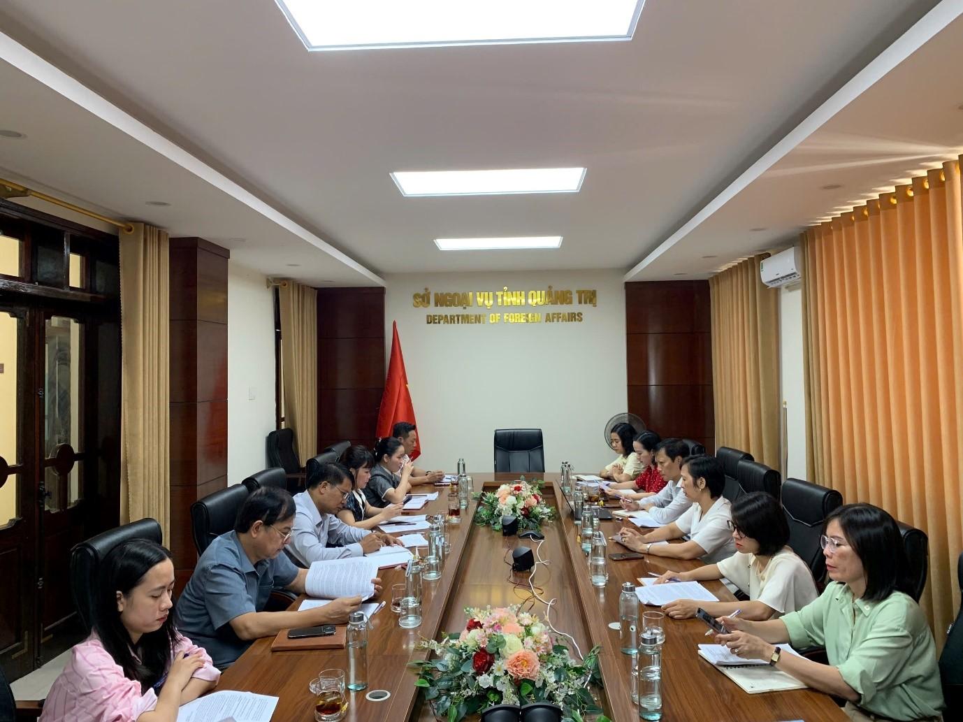 Họp thảo luận công tác tham mưu tổ chức Hội nghị “Giới thiệu Quảng Trị”