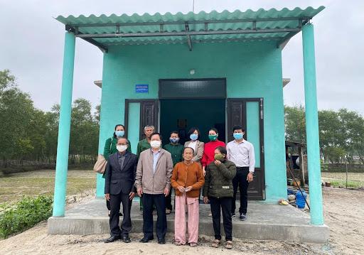 Tổ chức gắn biển, bàn giao “Nhà tình nghĩa” cho gia đình khó khăn trên địa bàn tỉnh Quảng Trị.