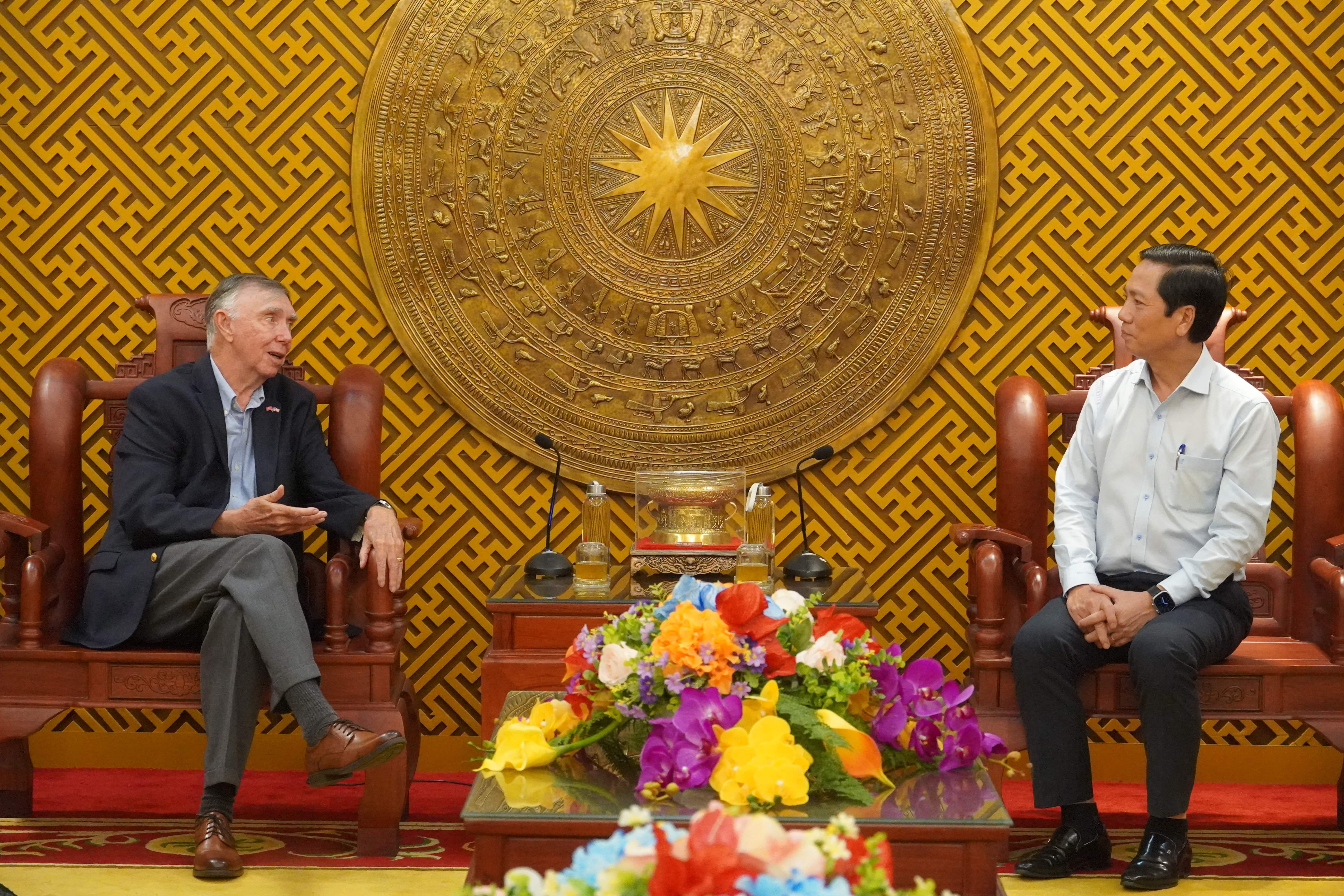 Vice Chairman Hoang Nam welcomes Leadership of Golden West Humanitarian Foundation