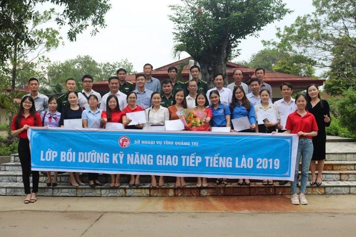 Bế giảng lớp “Bồi dưỡng kỹ năng giao tiếp tiếng Lào” năm 2019