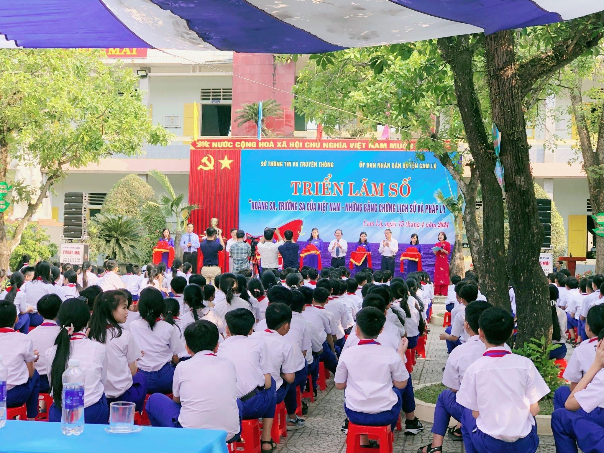 Chủ quyền của Việt Nam đối với hai quần đảo Hoàng Sa và Trường Sa của Việt Nam - Tổ quốc nhìn từ...