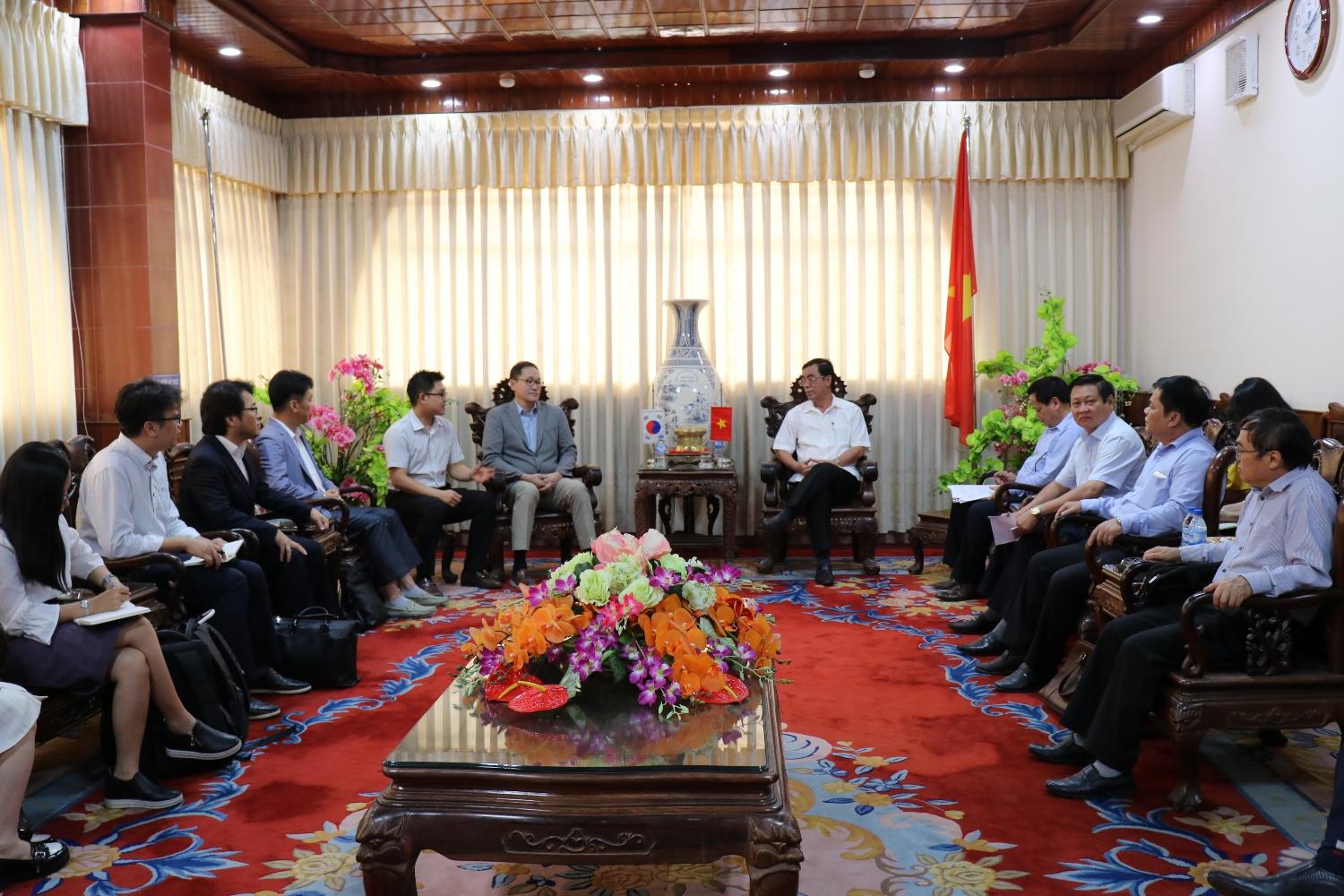Chủ tịch UBND tỉnh Nguyễn Đức Chính tiếp xã giao đoàn công tác của công ty TNHH Deawon/Hàn Quốc