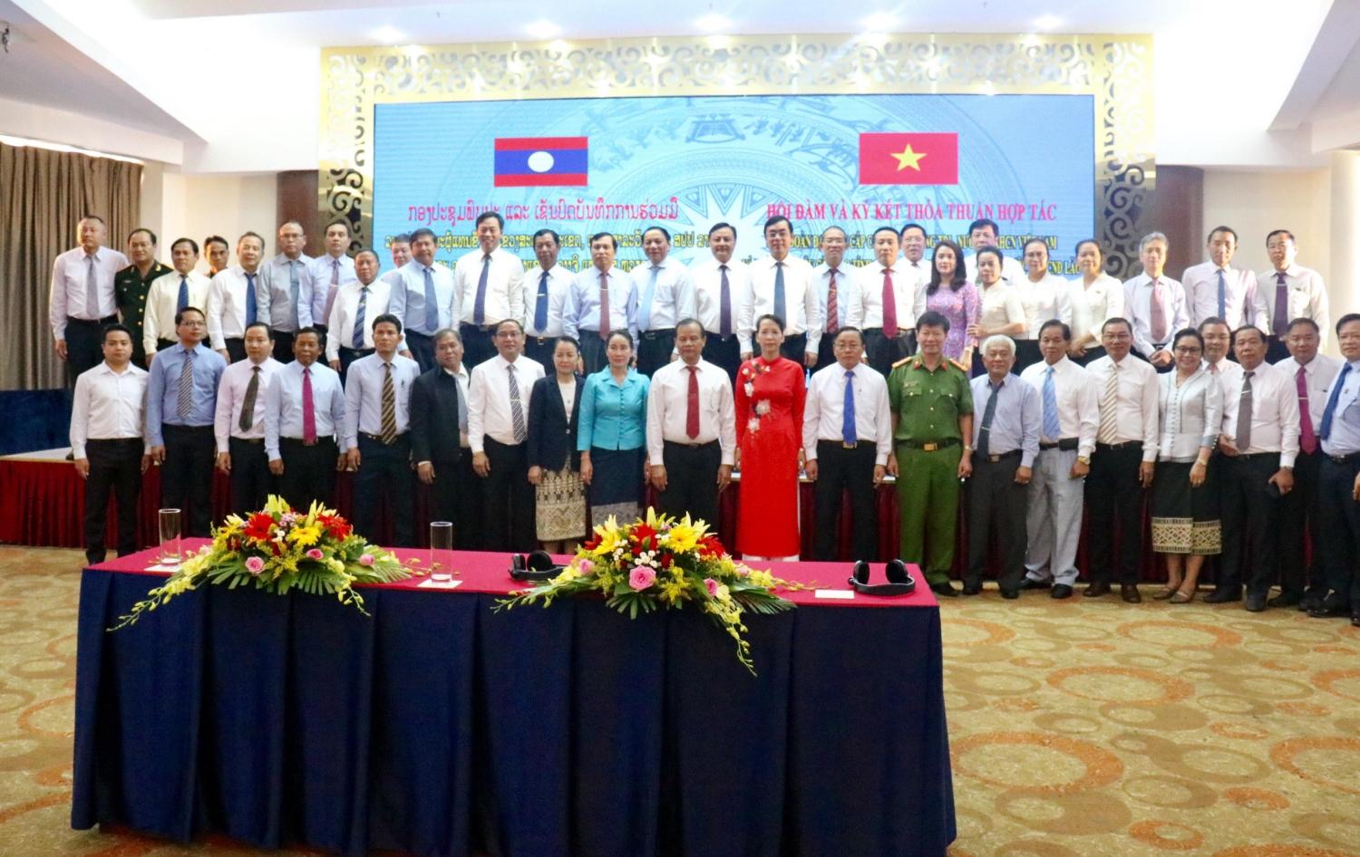 Hội đàm và ký kết thỏa thuận hợp tác giữa tỉnh Quảng Trị và 2 tỉnh Savannakhet, Salavan nước CHDCND...