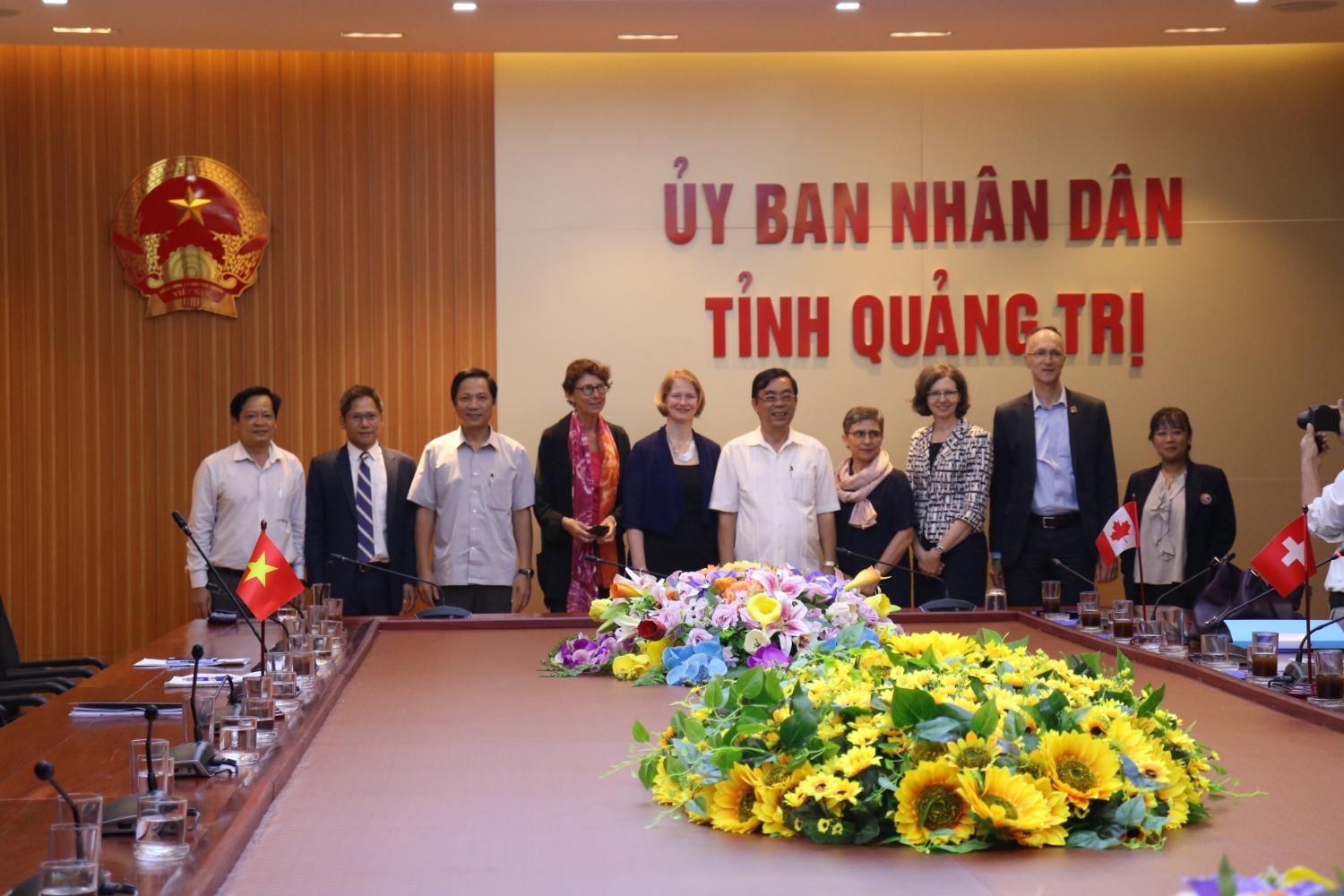 Chủ tịch UBND tỉnh Quảng Trị Nguyễn Đức Chính tiếp đoàn Đại sứ các nước nhóm G4